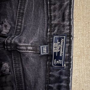 High Rise Mom Jean - Abercrombie & Fitch